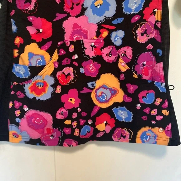 Scrub Top - Picture 2 of 4